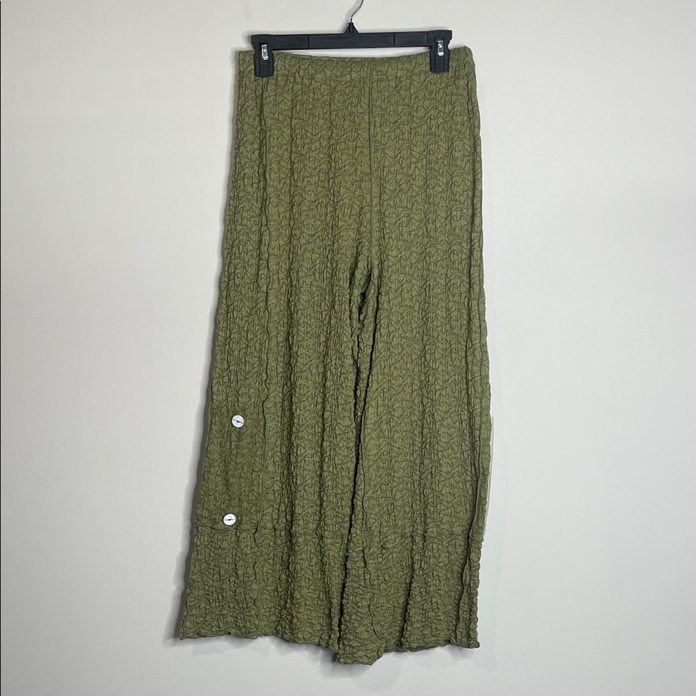 NOBLU | Women’s Green Textured Wide-Leg Pants Size Medium